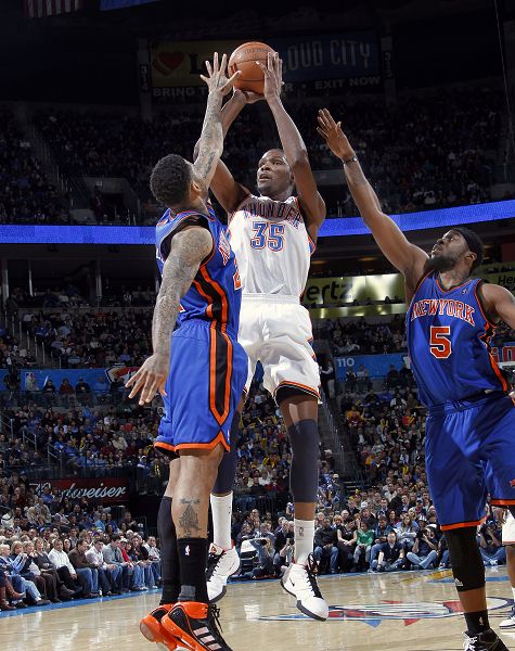 体育游泳世锦赛：何诗蓓夺得女子200米自由泳金牌